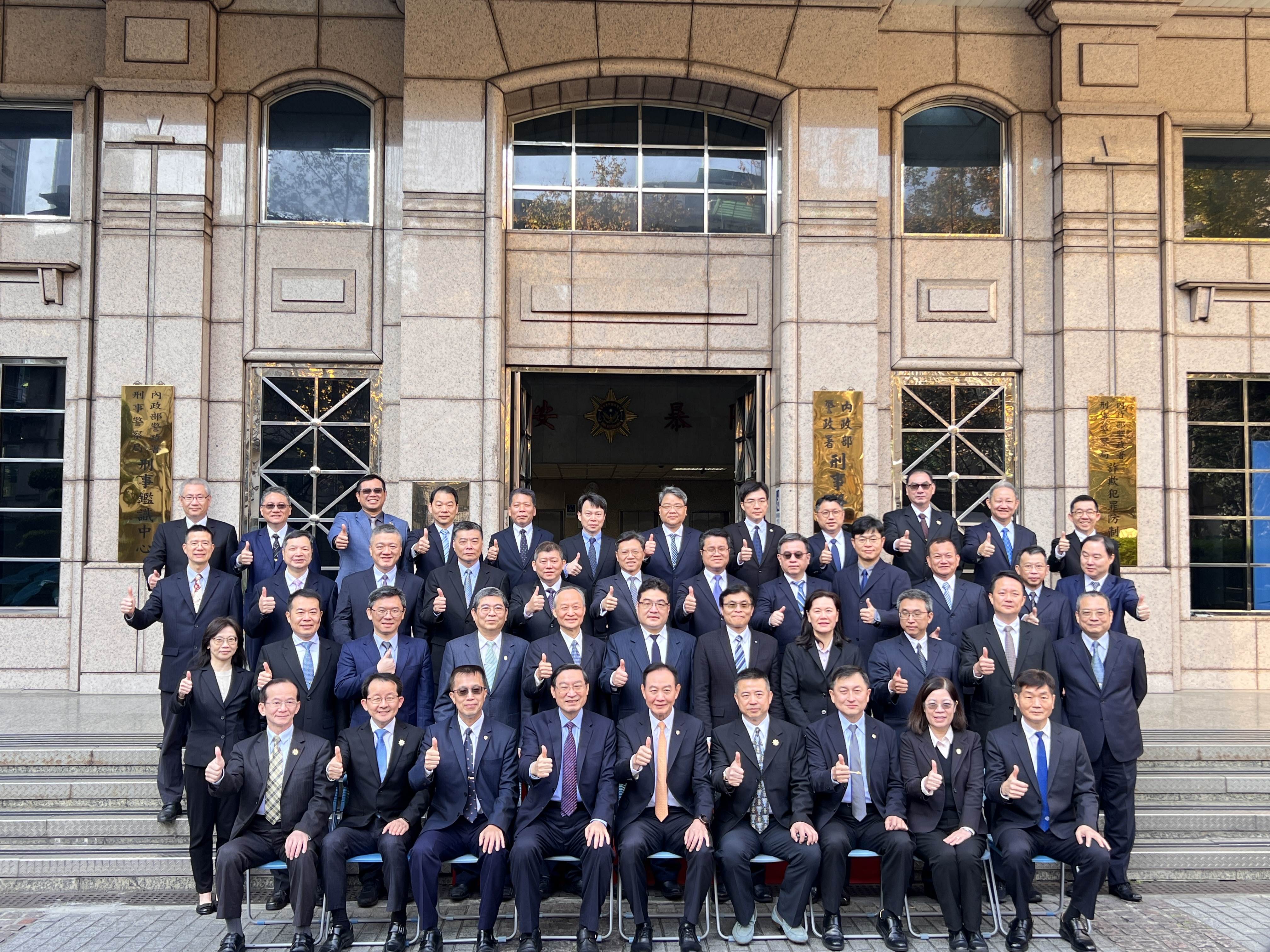 BA3BEF0B-5E2C-4B7D-83D5-A581B1EF0E60