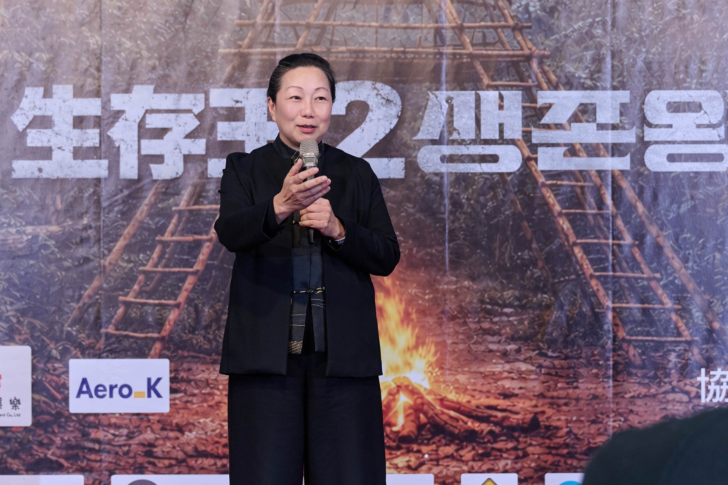 生存王2率領四組12位藝人前進花蓮開拍，徐榛蔚縣長歡迎致詞。（圖／花蓮縣政府提供）