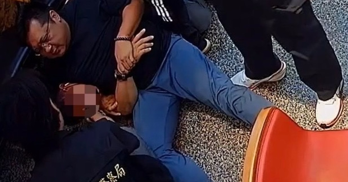 專門剝皮純情男！台中警「大外割」猛摔 怒逮假交友大叔