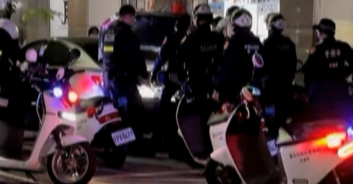 凌晨不睡覺！男酒店旁閒晃 警搜出「喪屍煙彈」