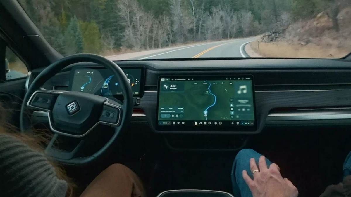 Rivian的Autonomy+服務，每月收費49.99美元，或一次性購買為2,500美元，該服務可在美國和加拿大超過350萬英里的道路上提供免手持駕駛功能。（圖／Rivian提供）