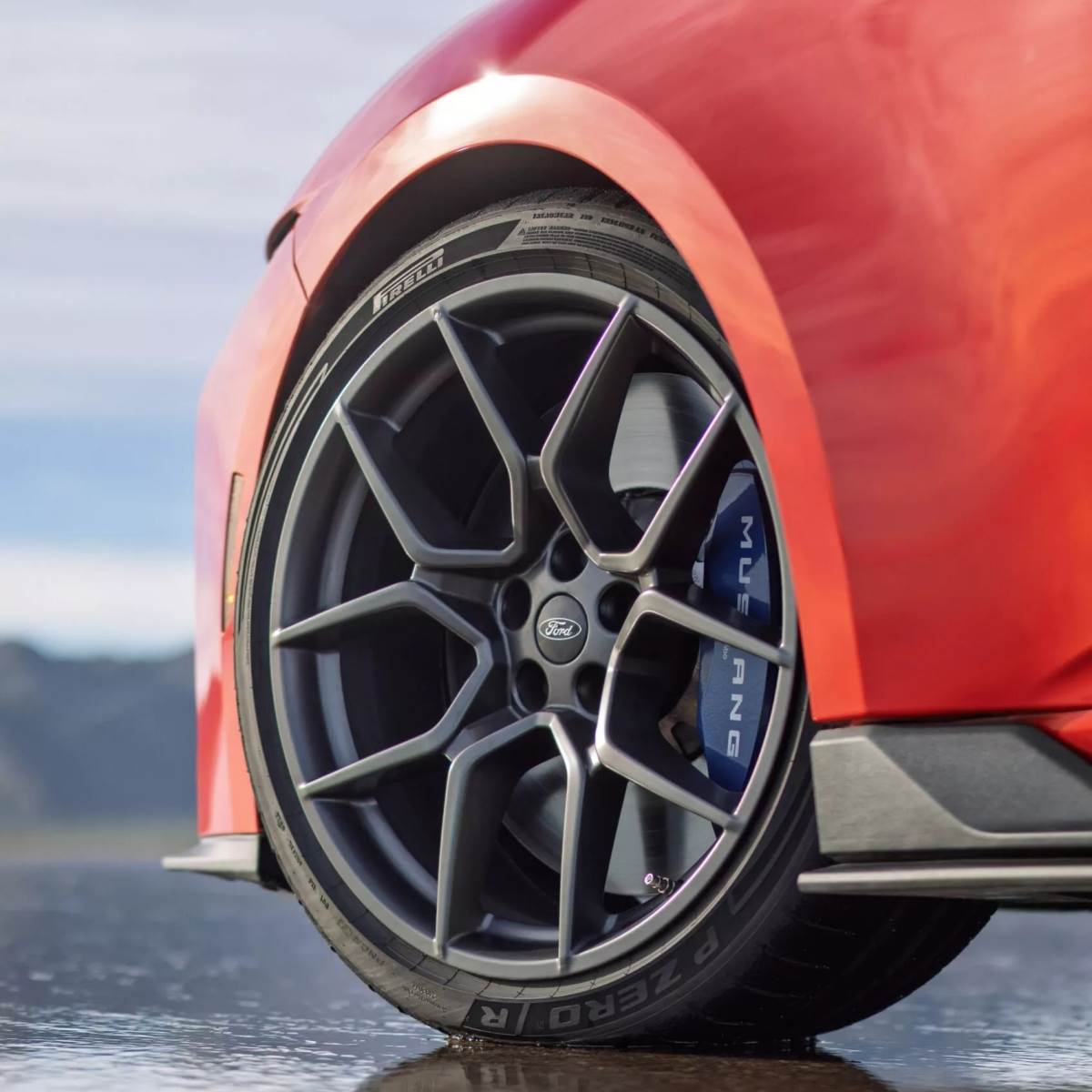 Track Pack套件包括20英寸碳纖維輪圈、米其林Pilot Sport Cup 2 R賽道級輪胎以及GTD衍生的Brembo碳陶瓷煞車系統。（圖／福特提供）