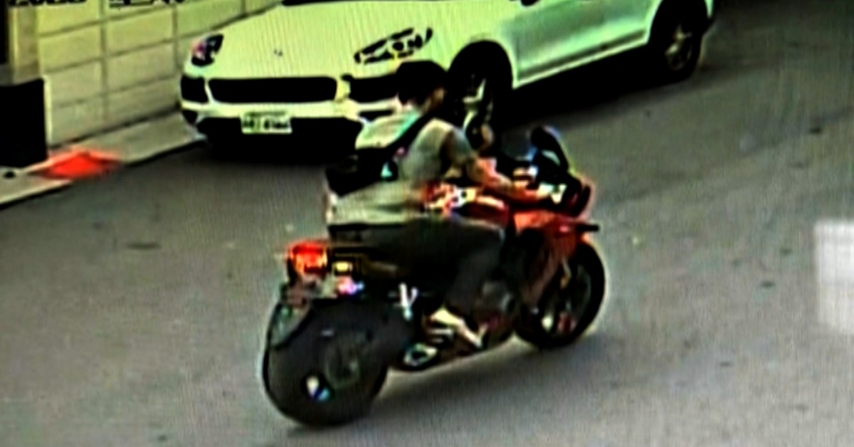 獨家／諷刺！交警兒騎「無牌」重機呼嘯 遭鄰控炸街