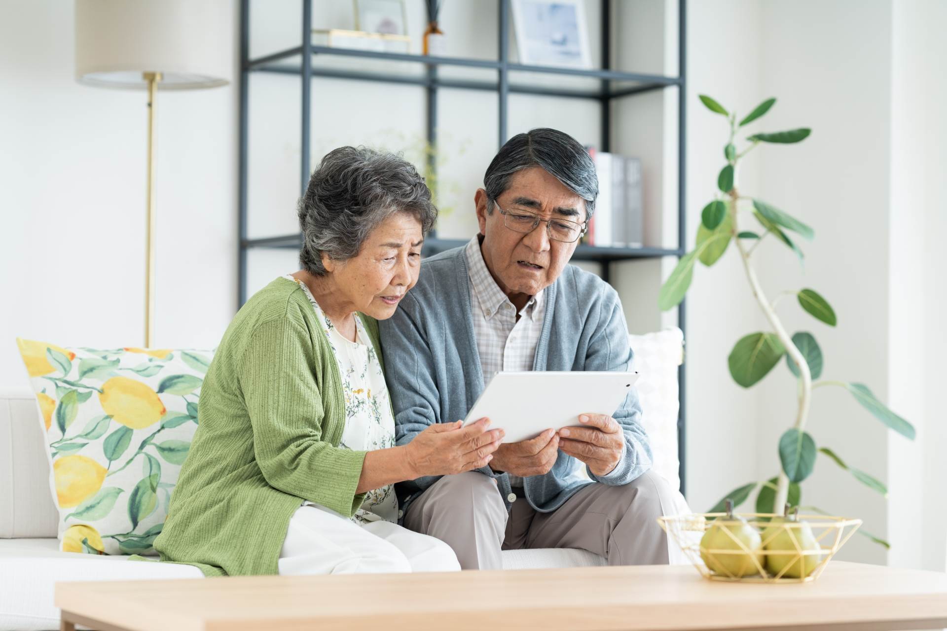 挑選苦瓜胜肽前搞懂差異再買，才不會花冤枉錢。（圖／photoAC）