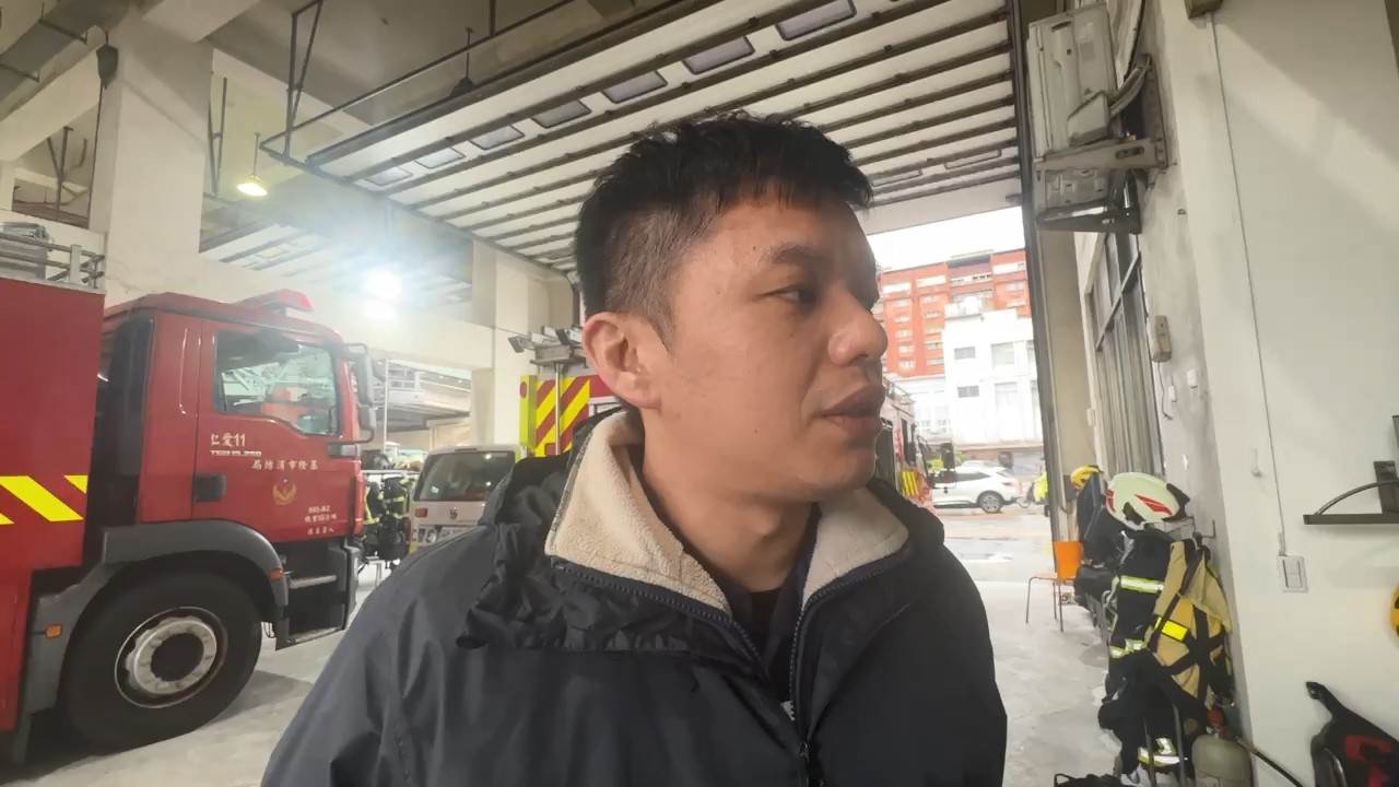 基隆市消防局火災調查科長余宗庭哽咽發聲了。（圖／東森新聞）