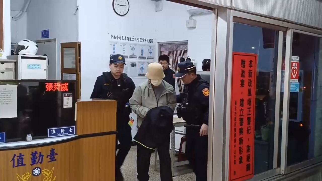 c26095ca-f260-48e7-b744-048fa50cb43c.mp4_snapshot_00.07.218