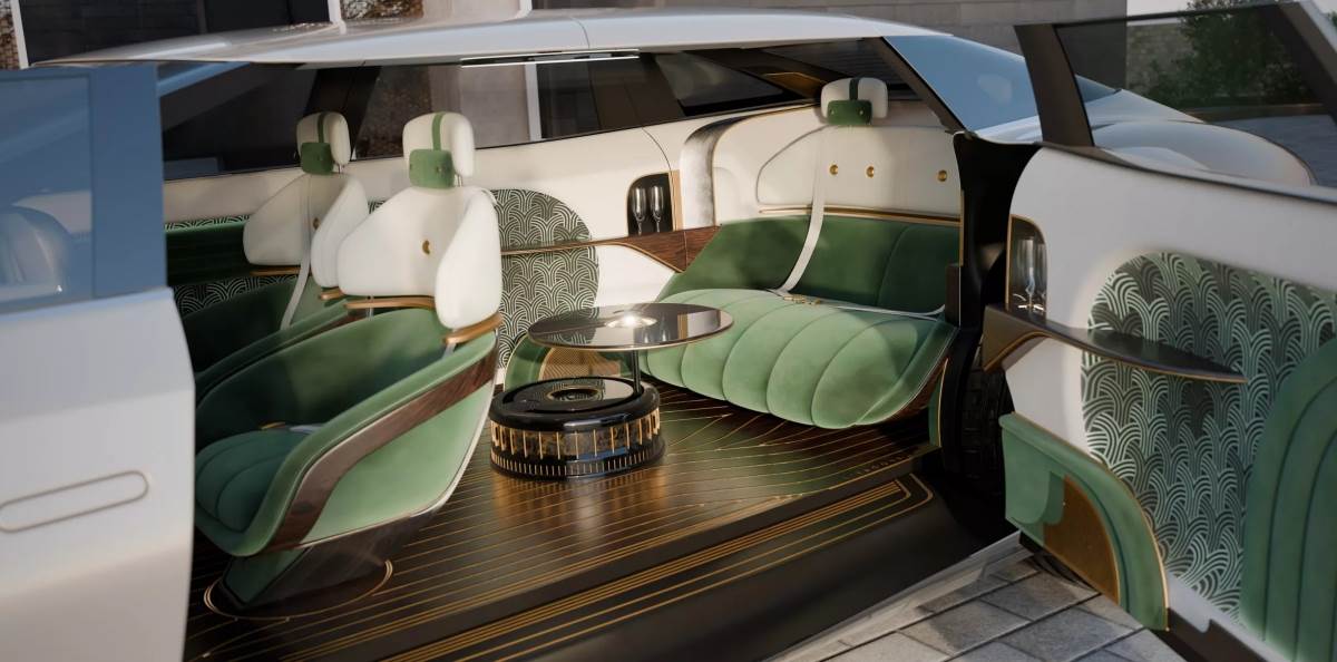 車內空間不只是座位這麼簡單，甚至擺進了一張桌子，彷彿置身在豪華客廳當中。（圖／Aznom提供）