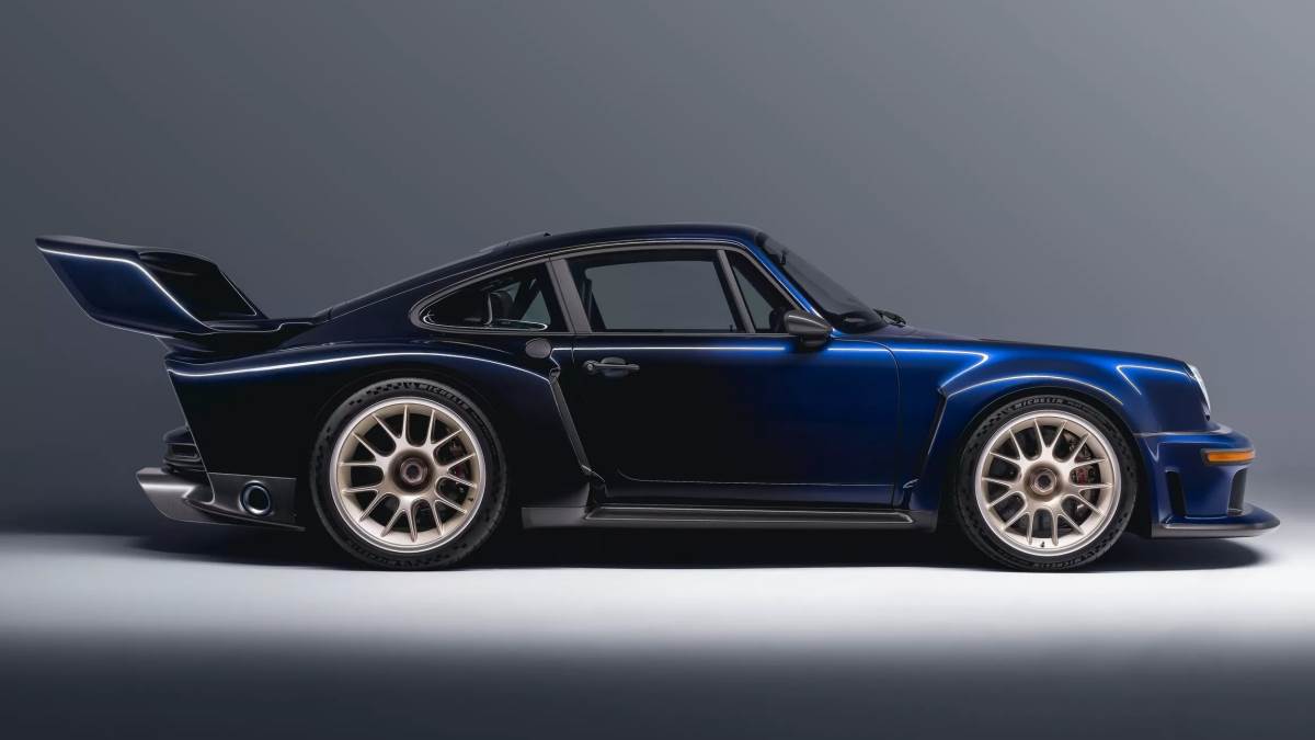 輪圈採用前19吋、後20吋配置，並且將底盤重新調校，讓操控更為優異。（圖／Singer提供）