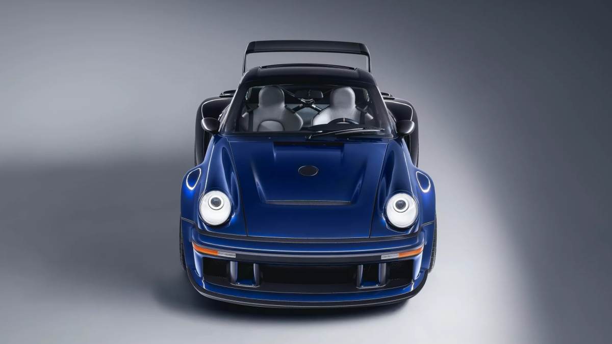 車輛的空力套件經過全新設計，讓高速的穩定性大幅提升。（圖／Singer提供）