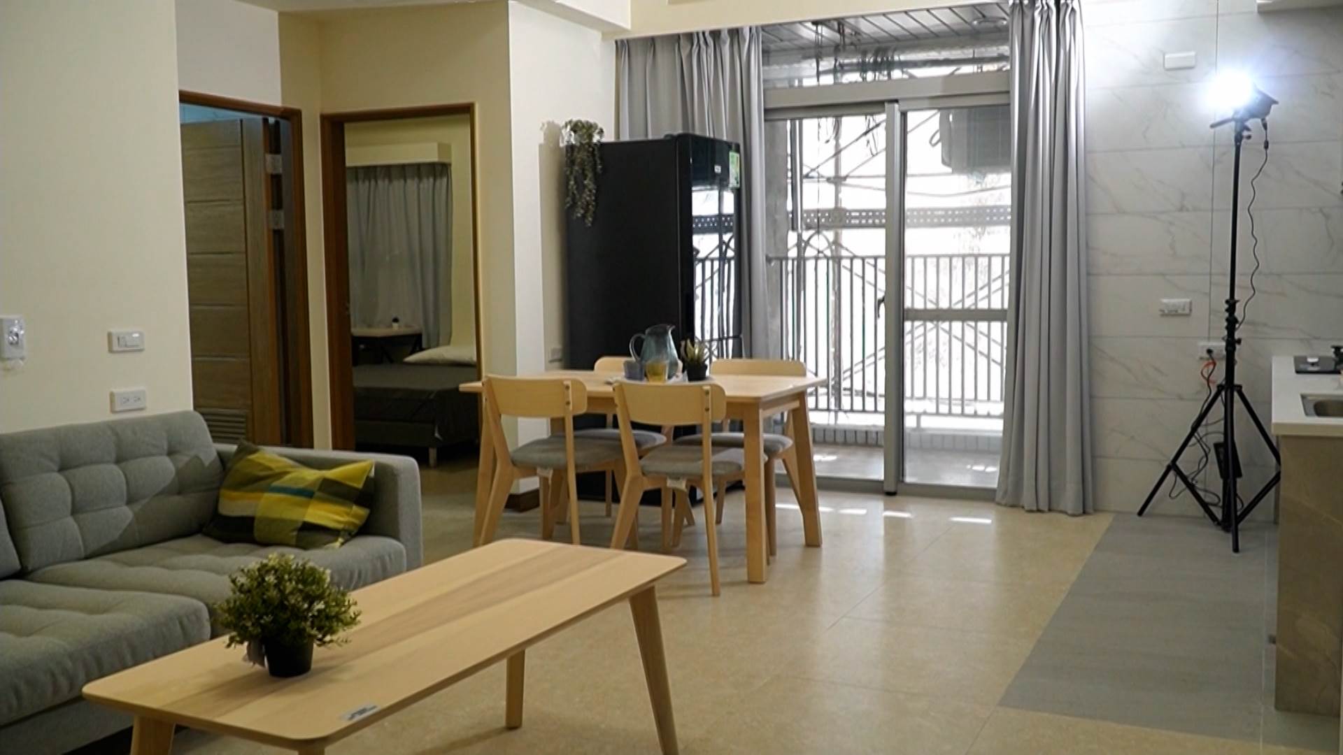 L BAR_整點用(修邊).00_06_26_25.Still033