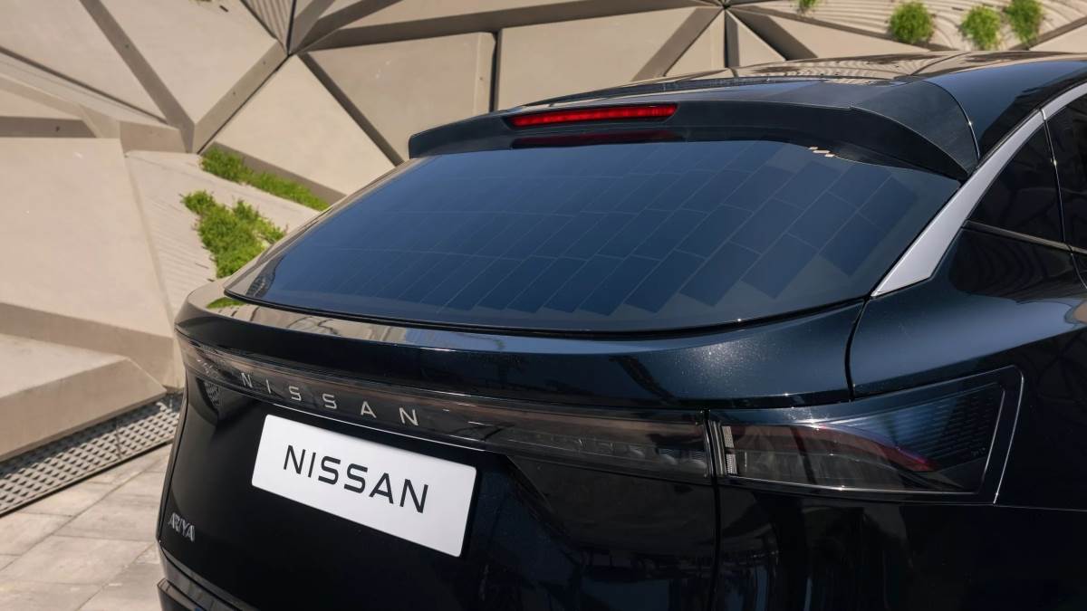 搭配太陽能充電系統的車輛，若車主較長時間不使用車輛，在日照底下也可以幫助車輛維持電量，避免電池過度放電。（圖／日產提供）