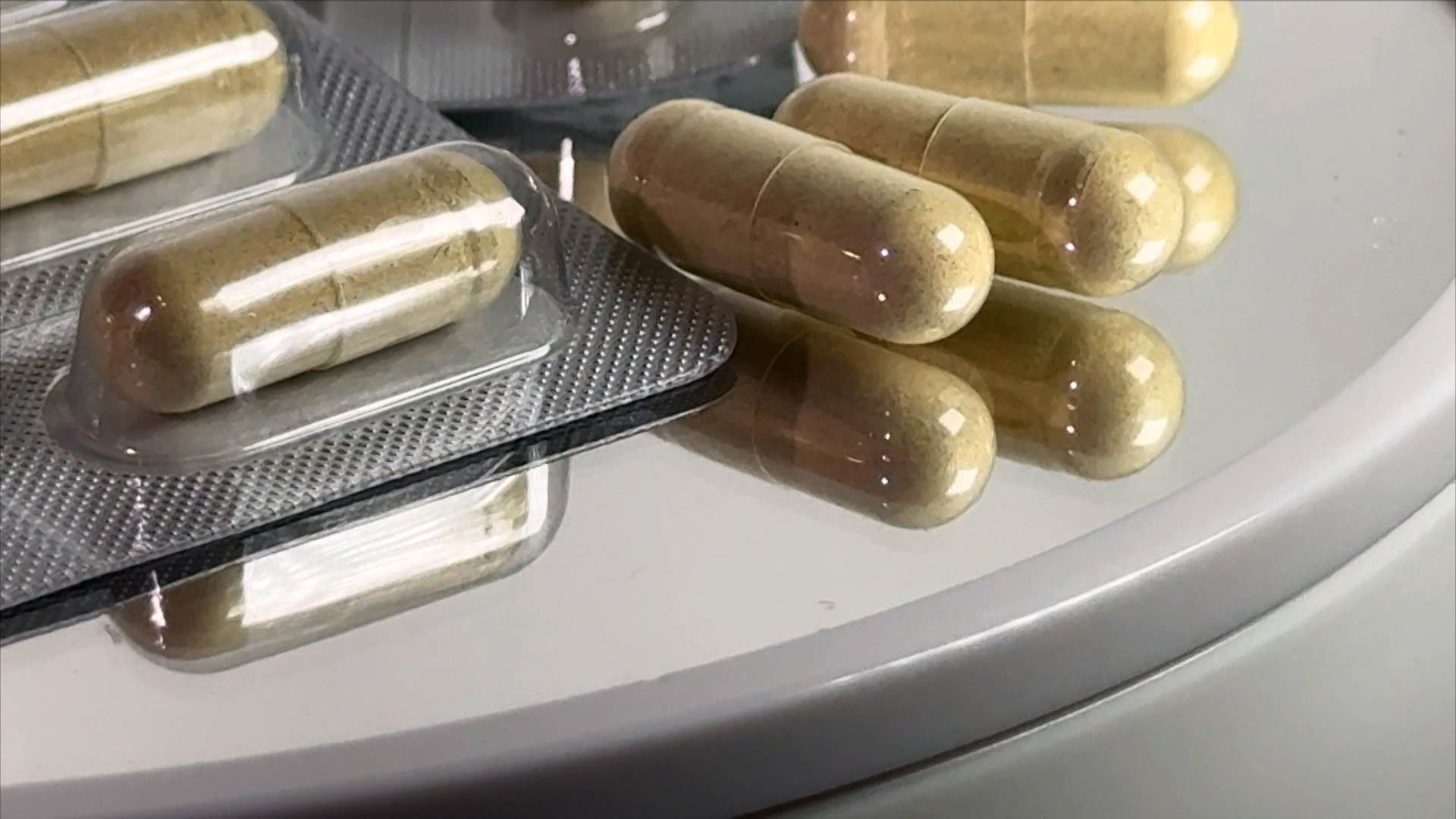  不過醫師與營養師也提醒，這類成分屬於食品級輔助，並非藥物，不能取代正規治療 。（圖／東森新聞）