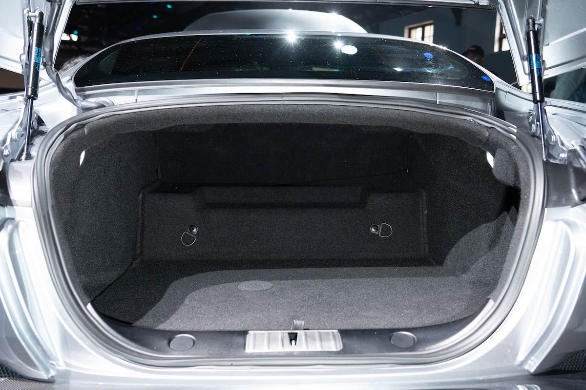 後方行李廂空間有273公升，應付雙人壯遊所需的行李綽綽有餘。（圖／林昱丞攝影）