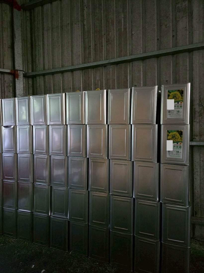 現場堆置用於混充之國產芥花油_0