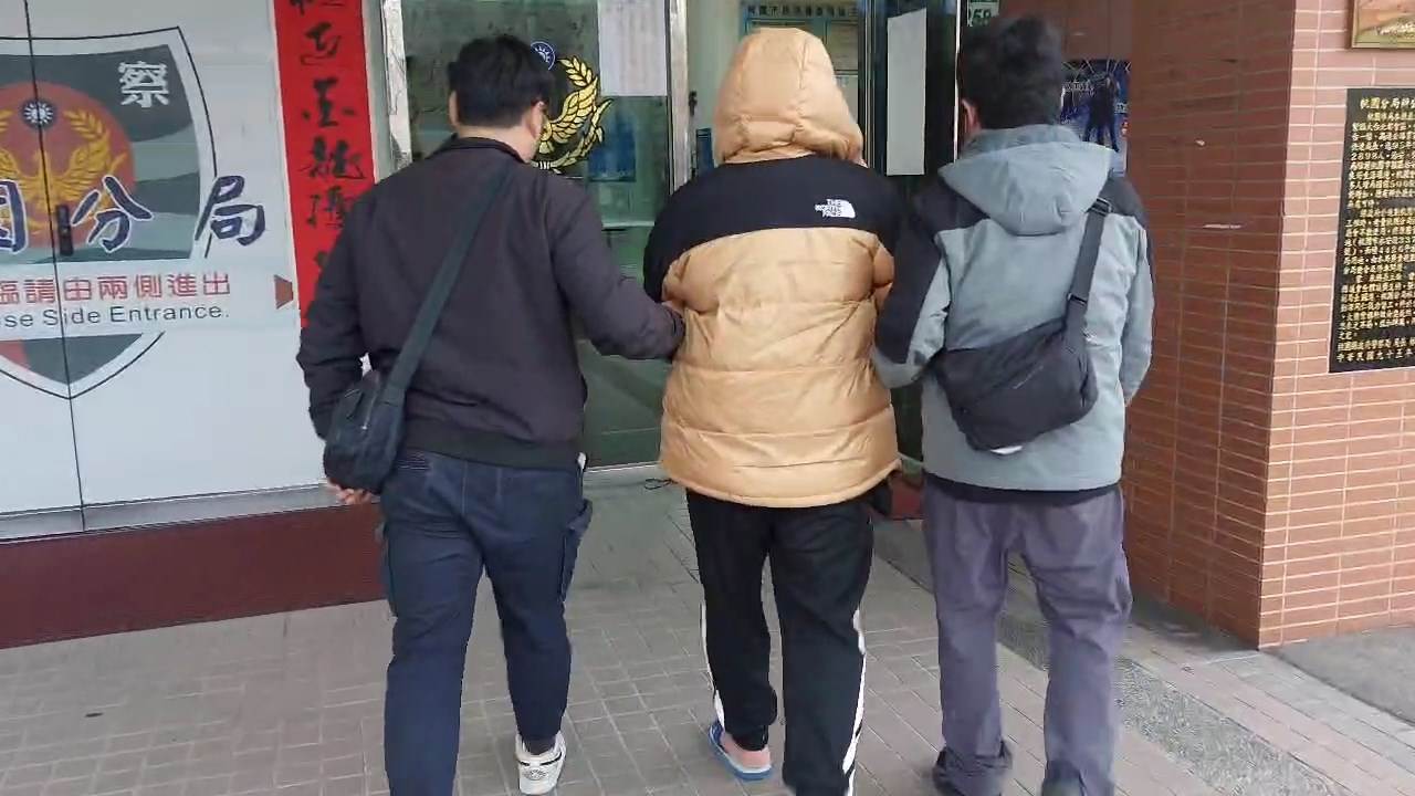 cc5fe9d2-983f-4251-a286-94a301d449d1.mp4_snapshot_00.13