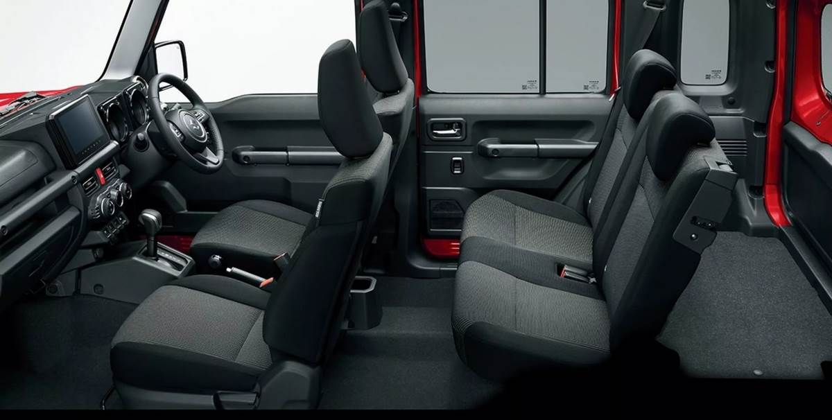 車身尺碼沒有改變，五人座的設計讓實用性表現更好。（圖／鈴木提供）
