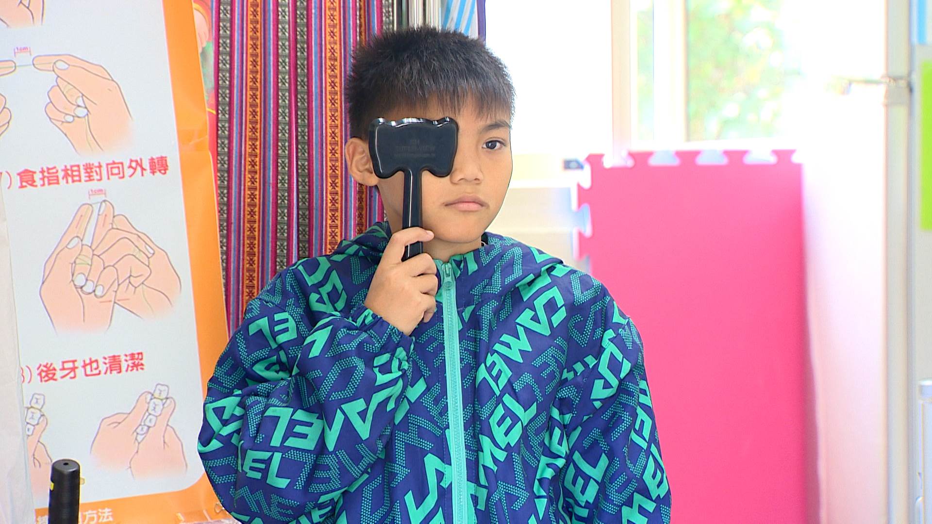 學童的近視比例，近年卻呈現逐年攀升。（圖／東森新聞）