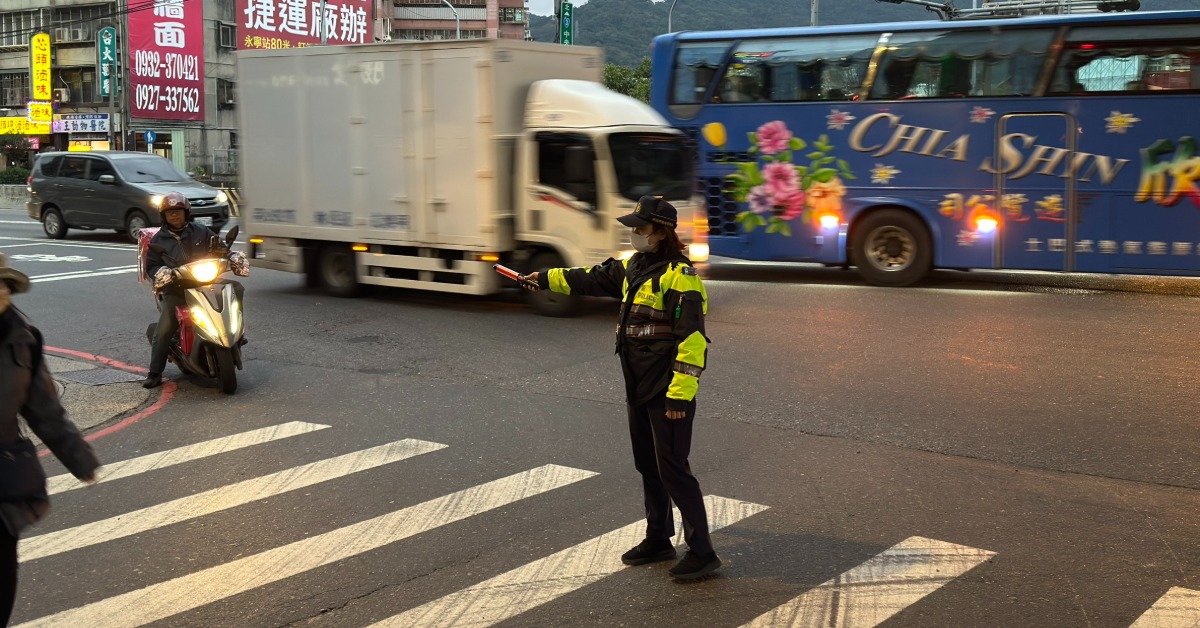 土城警方到場交管。（圖／翻攝畫面）