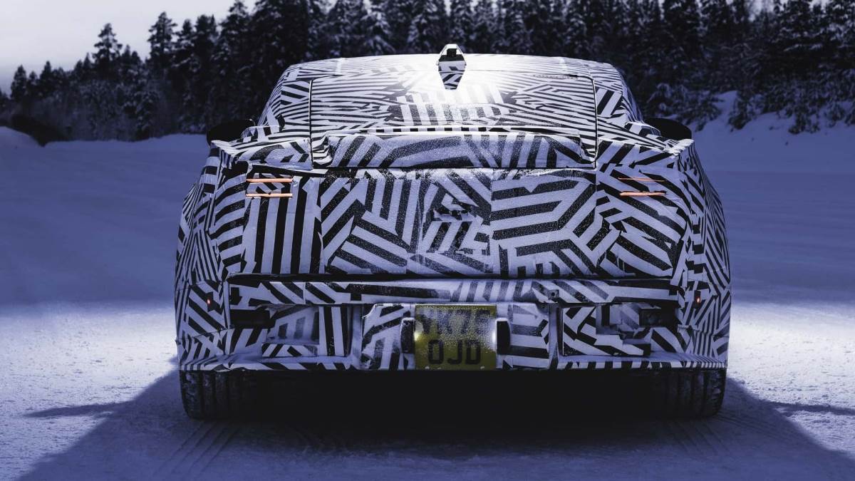 動力採用前一後二的三馬達配置，預計可達到1,000匹馬力。（圖／捷豹提供）