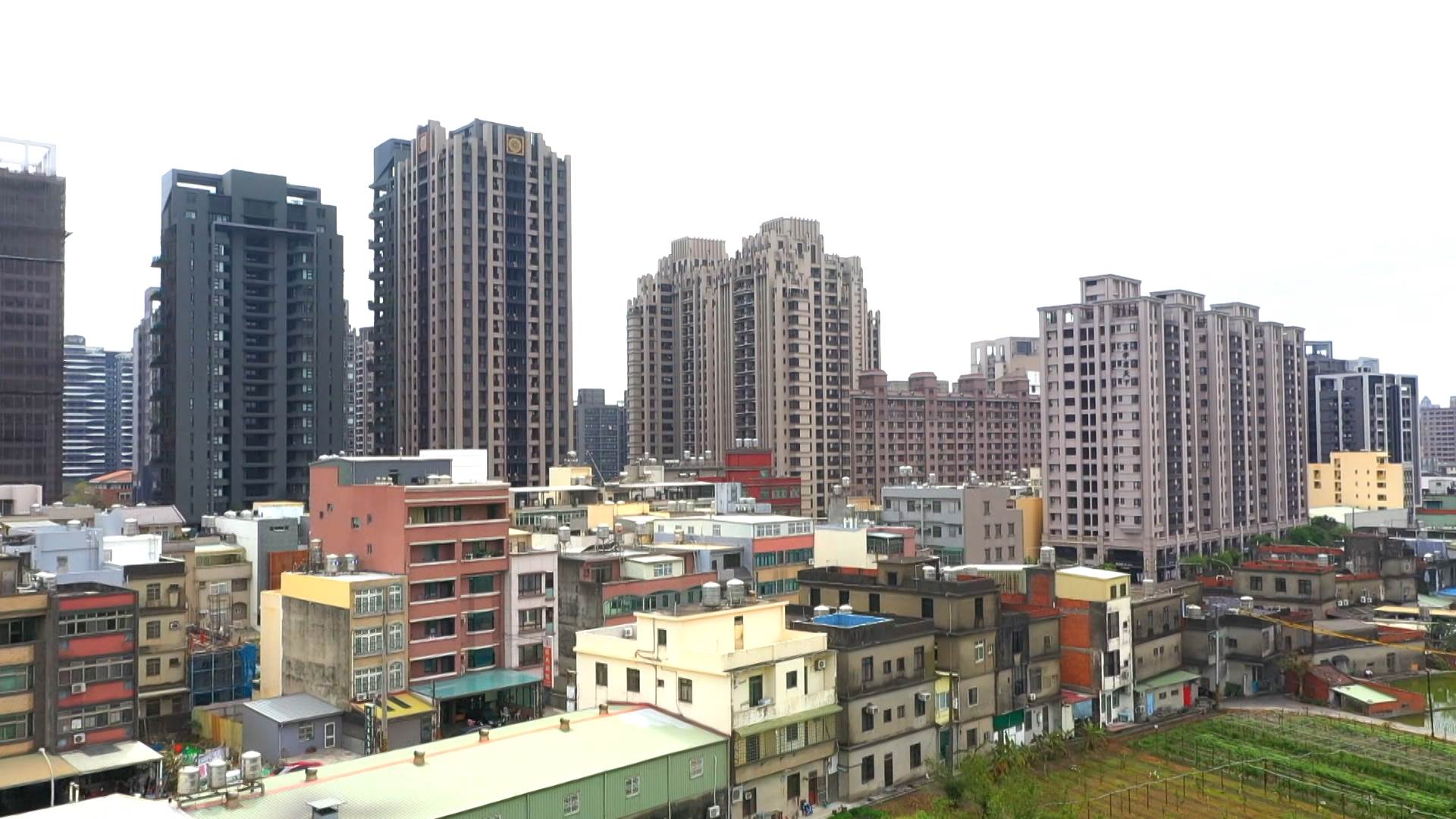 針對外界關注的藍白合作空間，陳見賢指出，新竹縣市在生活圈、產業結構與公共建設上高度連結，相關治理議題需要跨超越政黨界線的理性合作。（圖／東森新聞）