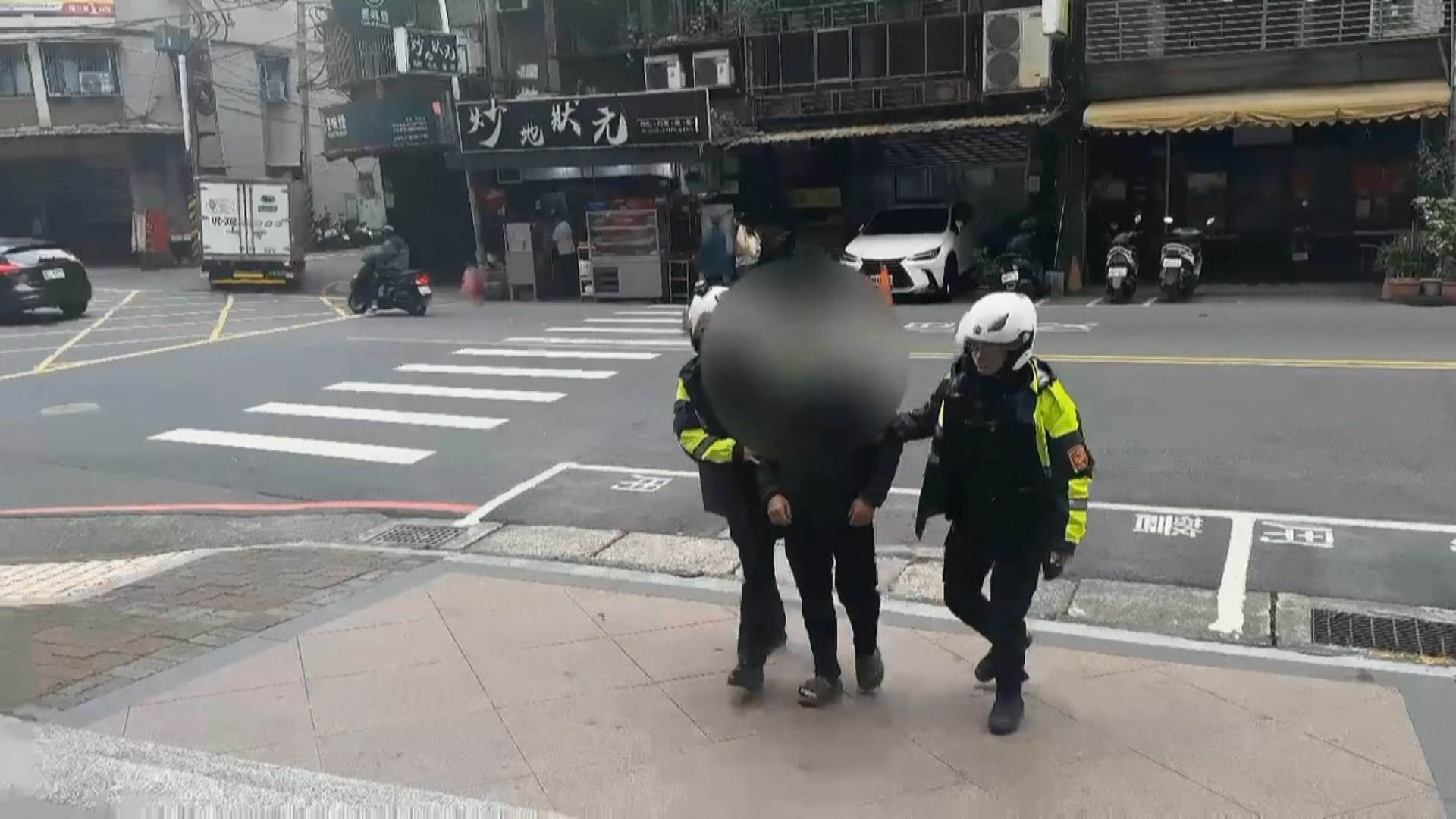 20260206-674-S1_行糾遭敲頭2100.mxf_snapshot_00.45.870