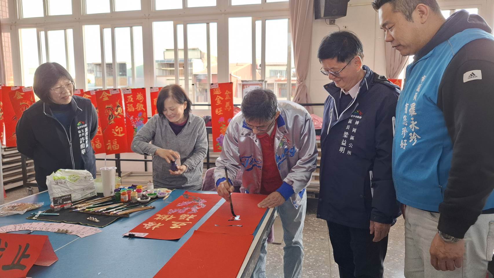 經發局長張峯源迎春揮毫_0