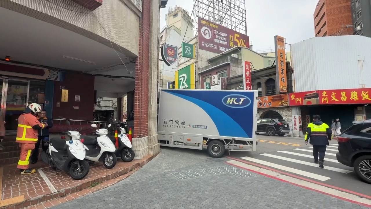 792299935.663847.mp4_snapshot_00.00.904