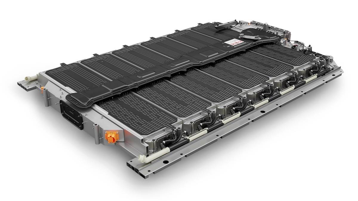 車輛具備113 kWh的總能量含量、高能量密度與大型軟包電池芯（pouch cells），續航里程超過600公里，並支援800 V快速充電技術。（圖／Porsche提供）