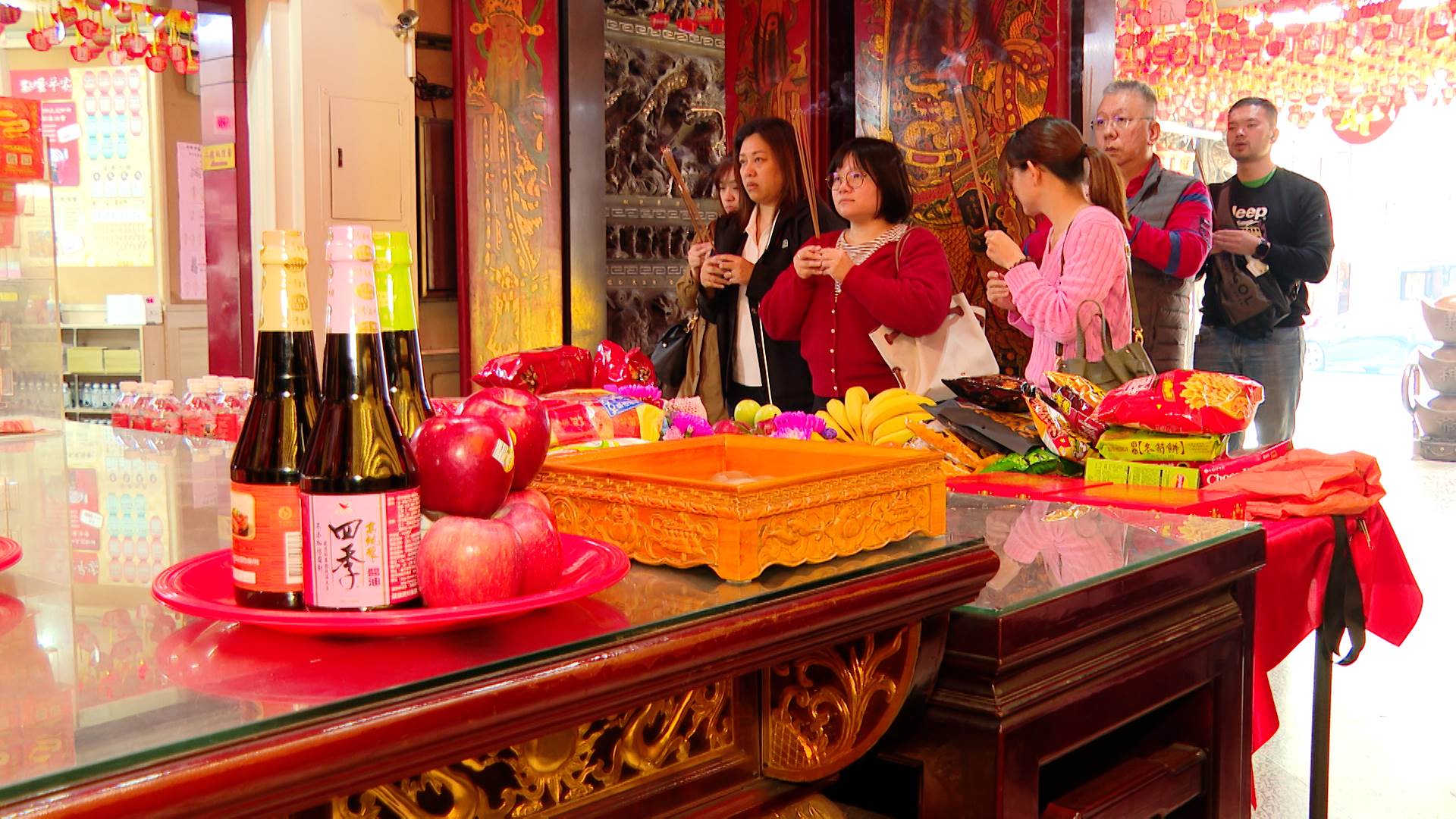 L BAR_整點用(修邊).00_09_32_05.Still050