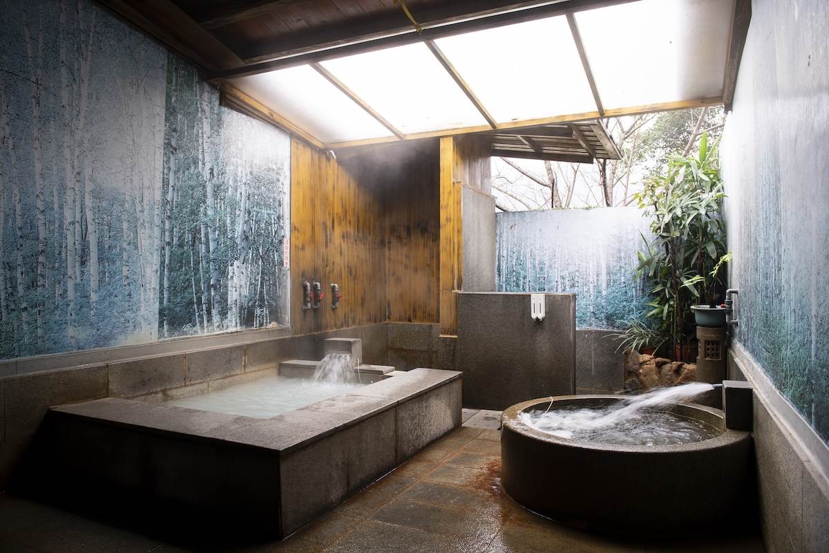 雙人湯屋一般日800元，例假日為1,000元。沒有泡湯照，謝謝。（圖／江岱柏攝影）