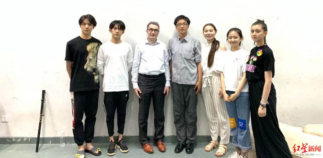 002diGk7ly8ia8wjrdutsj60u00eqqct02