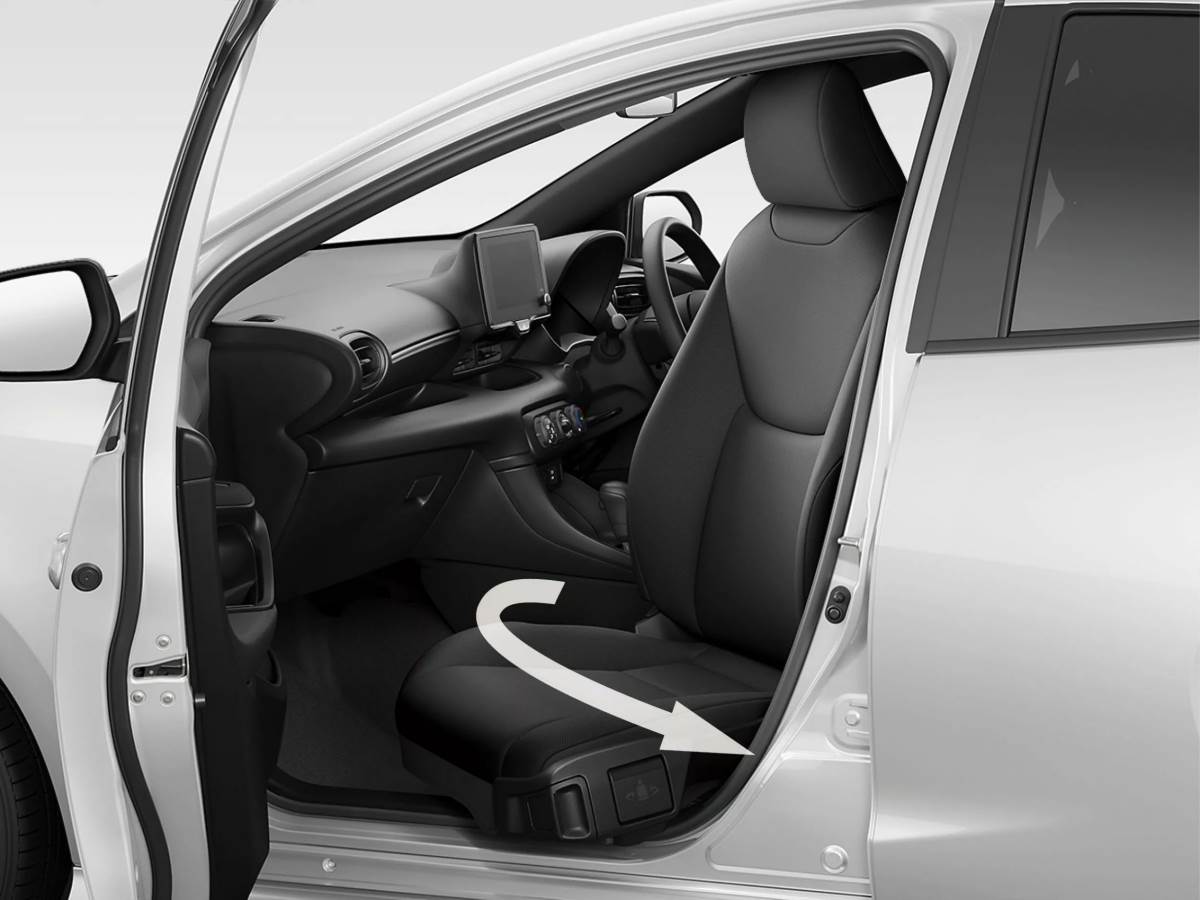 車輛提供旋轉下降的副駕駛座椅選擇,展現出豐田多元發展的用心。(圖/豐田提供)