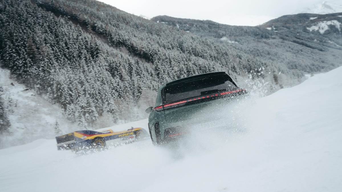 超過50年的兩款「千匹俱樂部」成員,在冰上起舞,令人十分感動。(圖/Porsche提供)