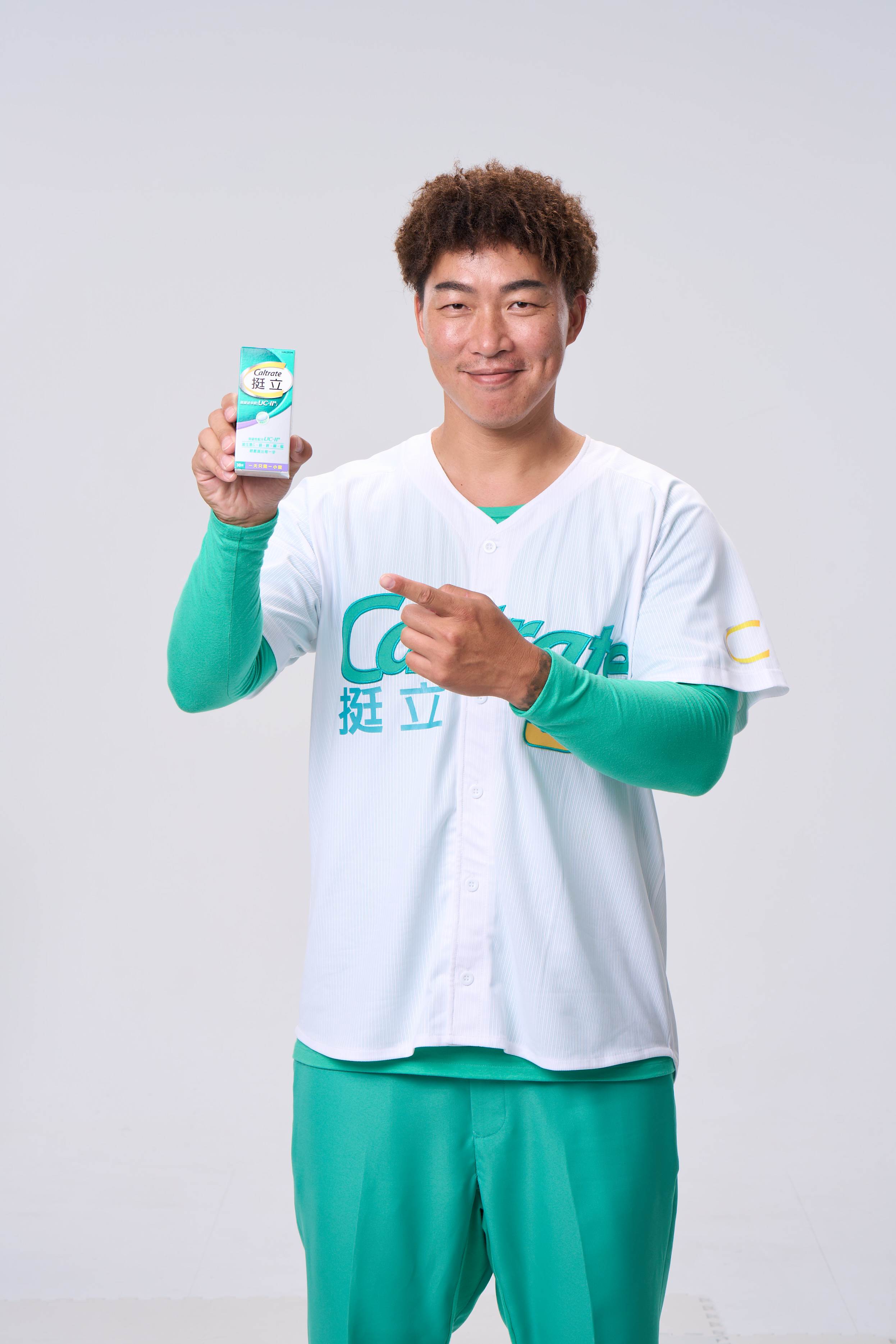 挺立UCII® 全新代言人郭泓志，推薦一起用挺立UCII ®關鍵迷你錠！一天一錠提升15倍靈活度！（圖／業者提供）
