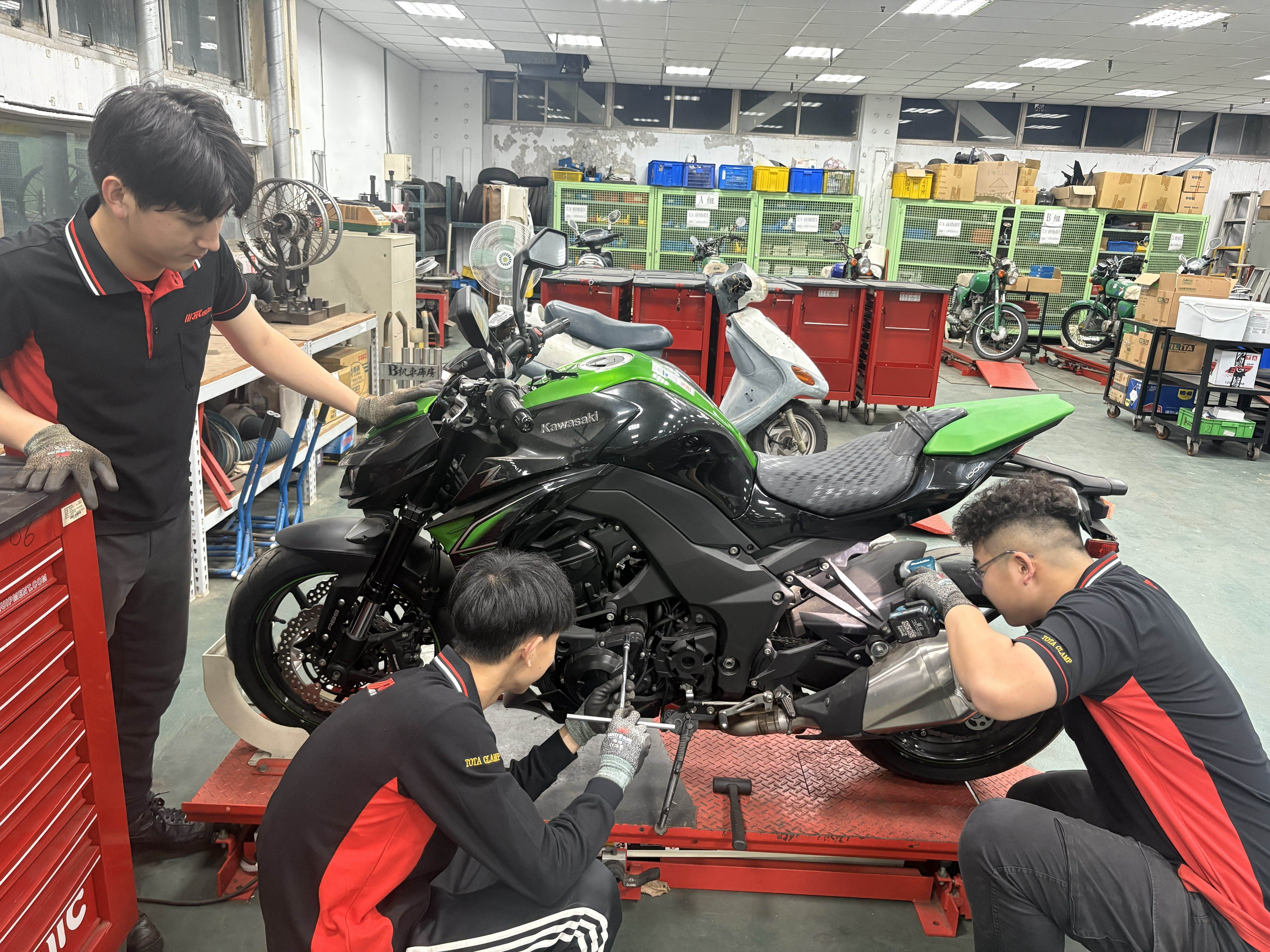 86190245-75d1-4447-994d-ed236e84c420