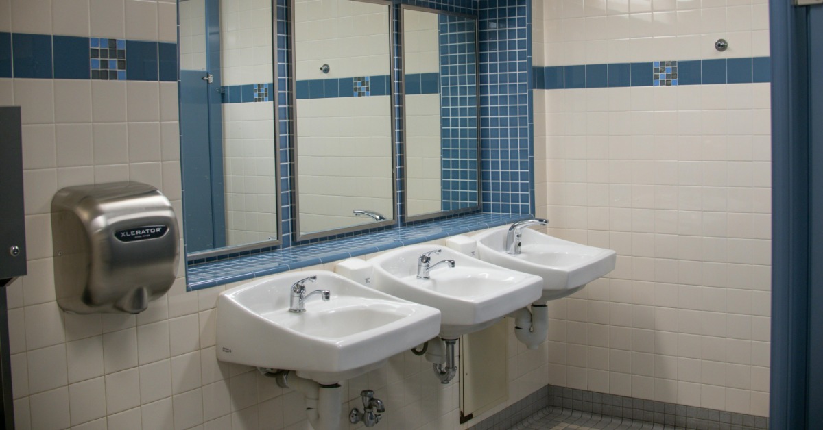 KTV續攤變調!他拉陌生女進廁所性侵 還揪麻吉一起下手