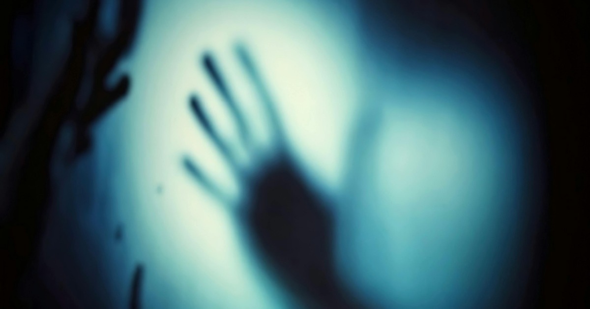 女兒傳裸照給男同學！新加坡狼父氣炸性侵她：妳自找的