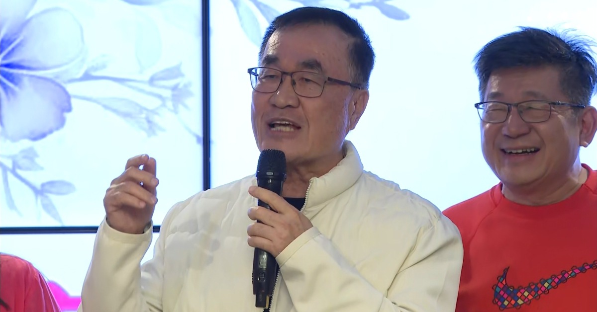 獨家/川伯備戰!下班跑攤「顧新北」 揪議員高唱「福氣唷」