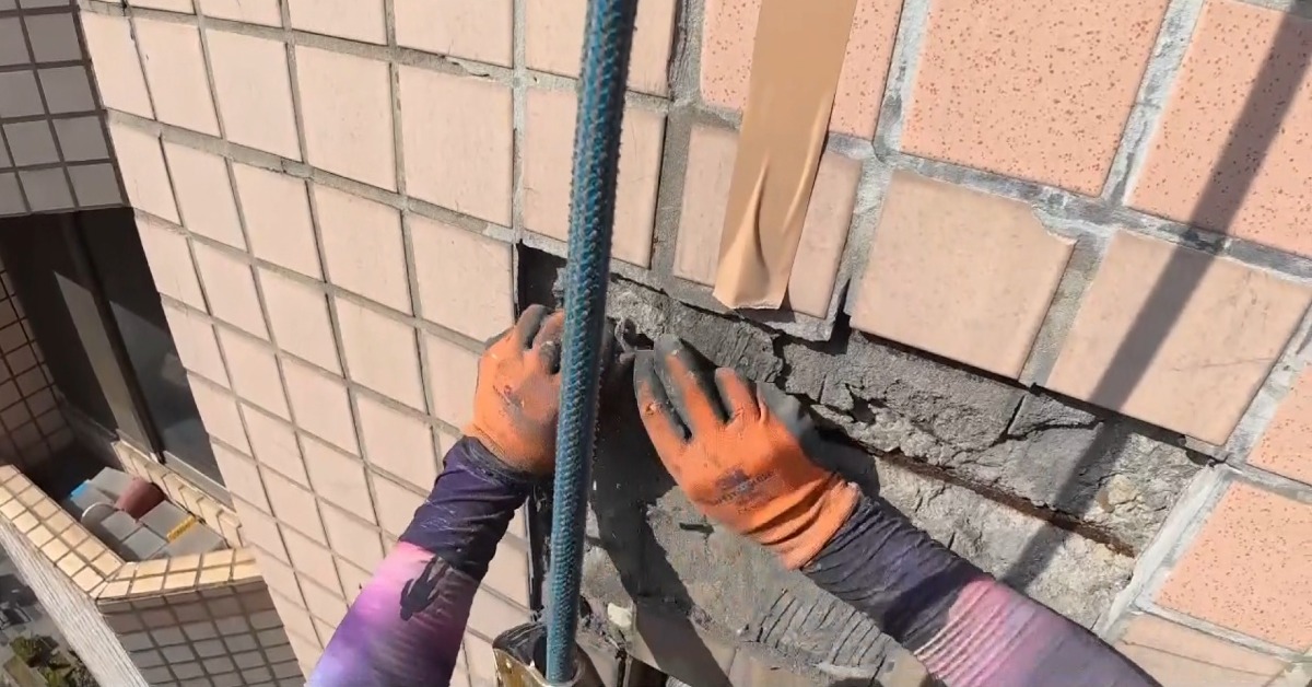 外牆磁磚「一摸就掉」師傅驚：砸下非死即傷