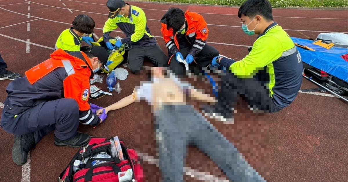 跑4圈突倒地！17歲高中生體育課心跳驟停 三度電擊救回