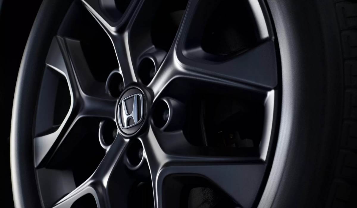Cross Touring的輪圈與一般車型不同,可以滿足喜愛特殊造型的消費者。(圖/本田提供)