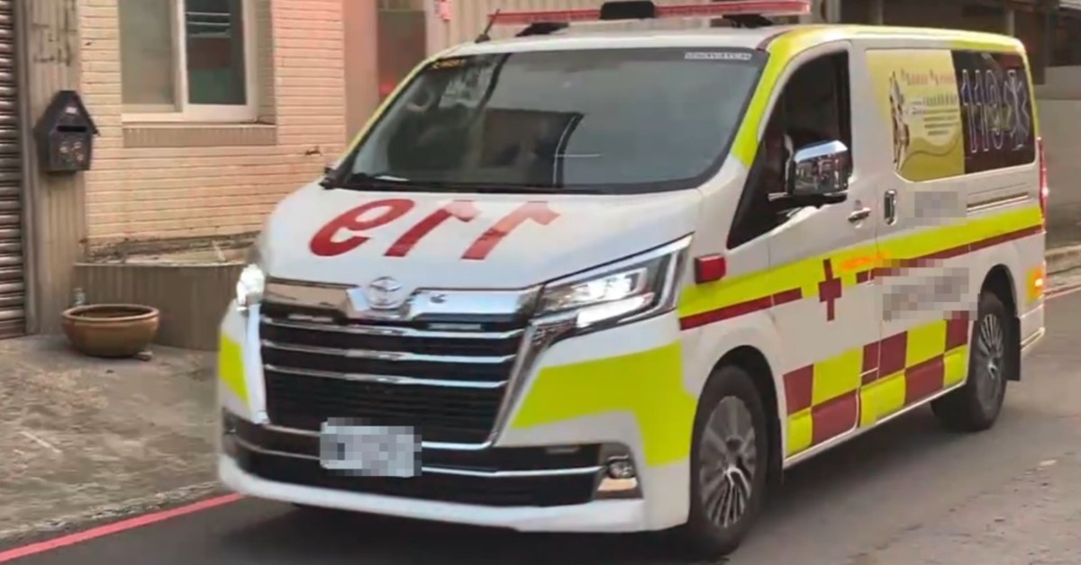 高雄晚間巨響!婦人倒路中血泊 家屬接通知才知出事