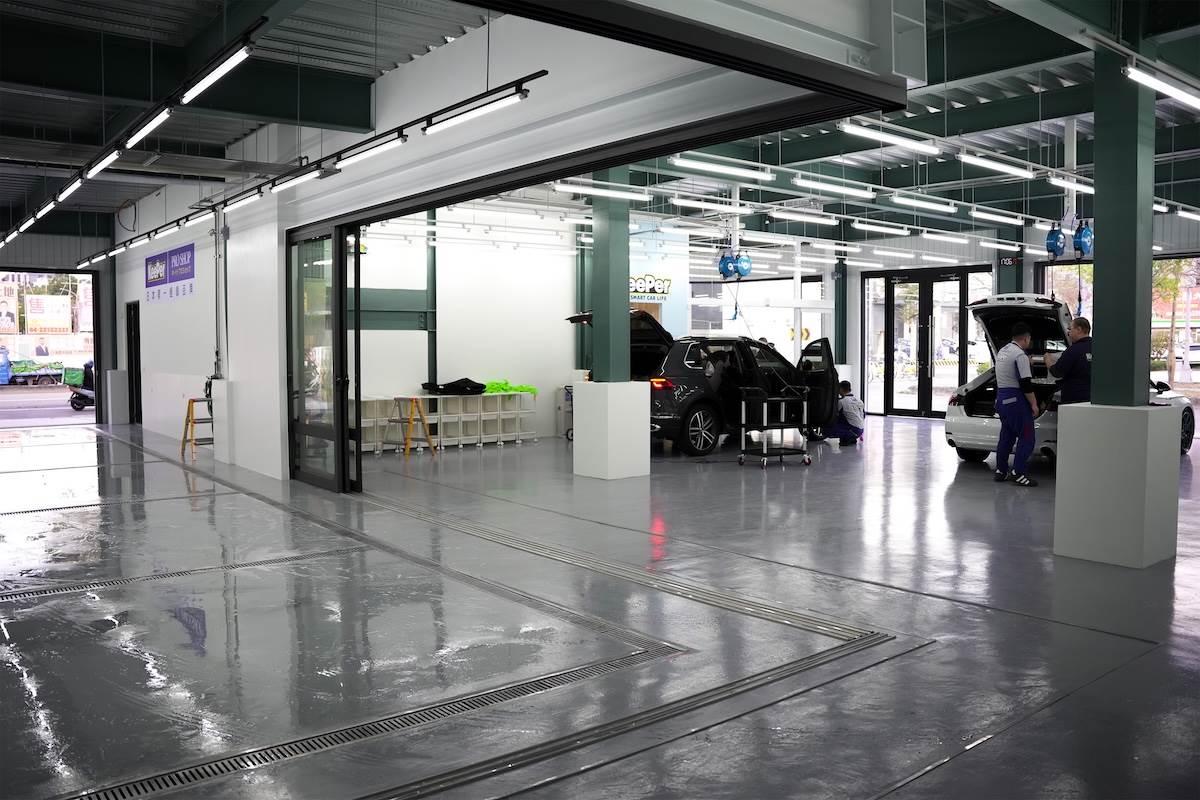 南屯店坐落於南屯區永春路，以一貫的明亮大空間與整潔施作環境。（圖／KeePer PRO SHOP提供）