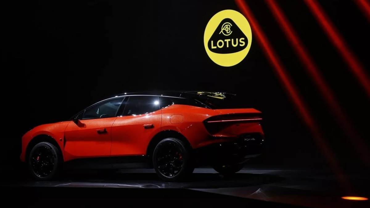 車輛同樣保有48V主動防傾桿系統、雙氣室氣壓懸吊以及雙閥門主動避震器，讓操控表現依舊優異。（圖／蓮花提供）