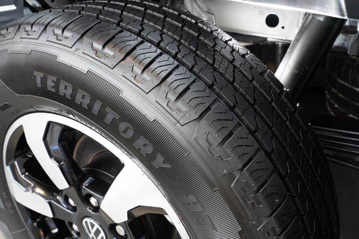 輪胎換成固特異的WRL TERRITORY HT公路胎。（圖／台灣福斯商旅提供）