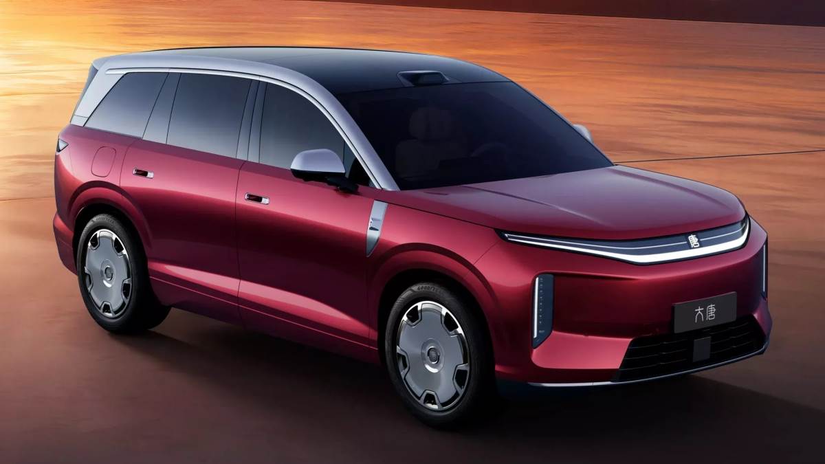 車身尺碼相當龐大，車長來到5,302 mm，軸距更是長達3,130 mm。（圖／比亞迪提供）