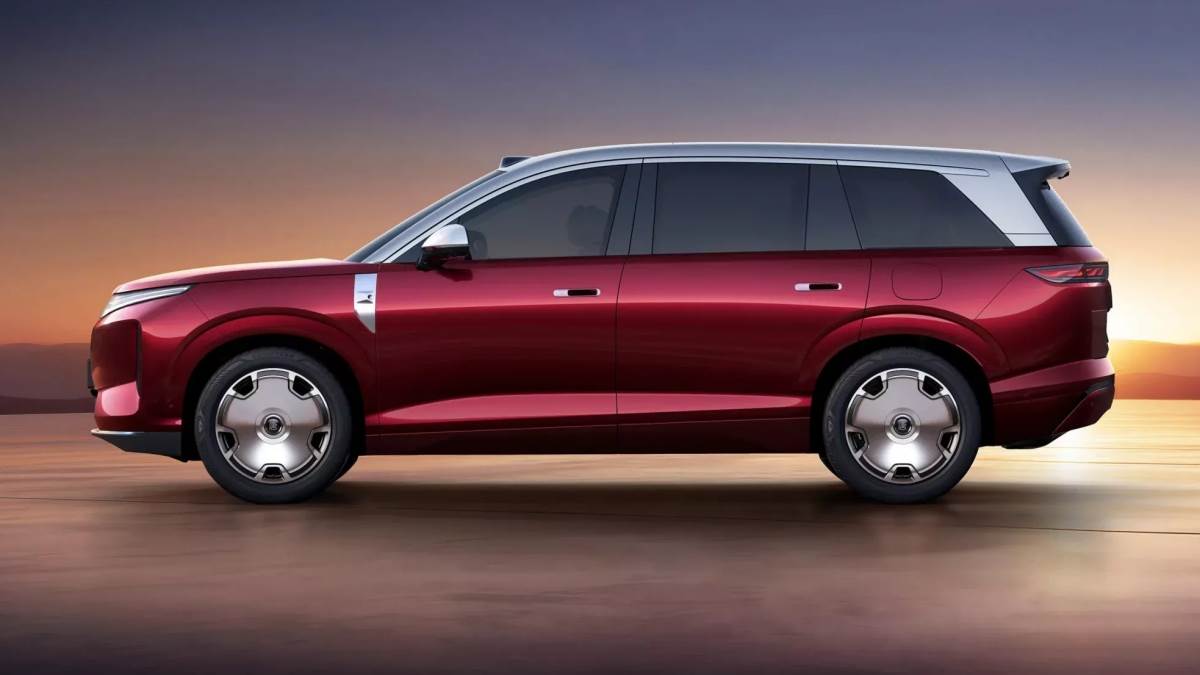 車重逼近2.3噸，又重又大的狀況下，讓人好奇車輛的操控表現。（圖／比亞迪提供）