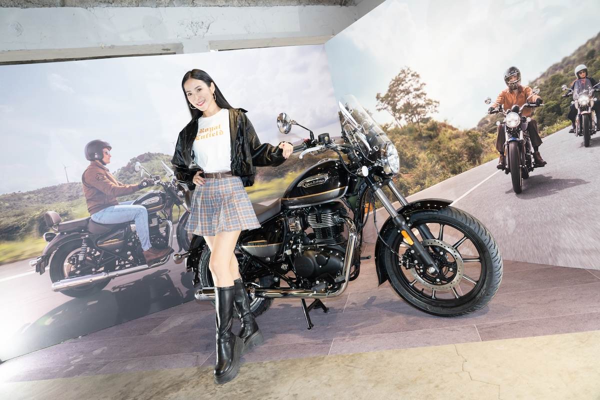Royal Enfield Meteor 350推出「皇家黑」、「極光紅」與「極光綠」三款專屬新色。（圖／林昱丞攝影）