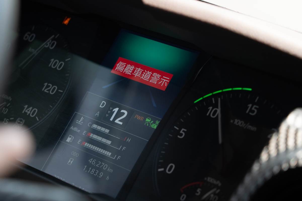LDWS車道偏離警示系統除了有視覺的警示外，還有聽覺的警示音。（圖／林昱丞攝影）