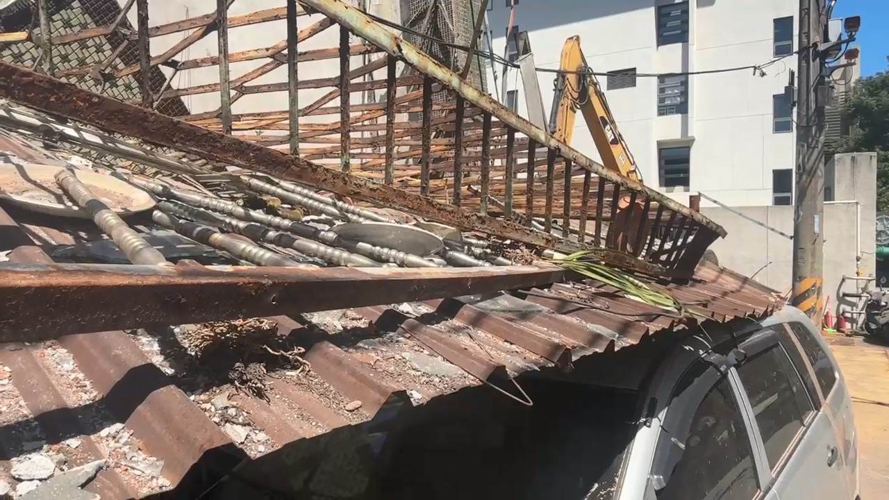 黃先生表示，目前尚未與施工方協商賠償方案。（圖／東森新聞）